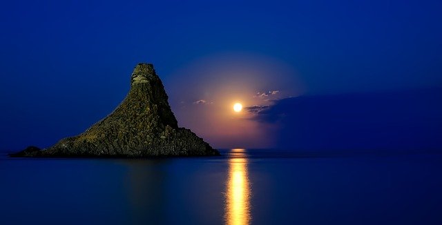 concentration-meditation-landscape Scenery like this can help you open your third eye chakra, especially with these colors.